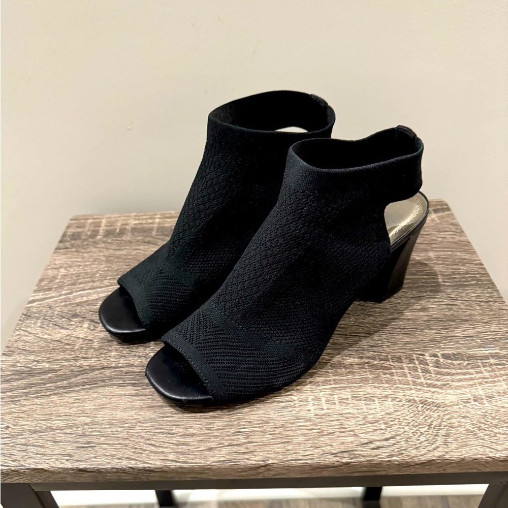 Like New Women's Heeled Sandals